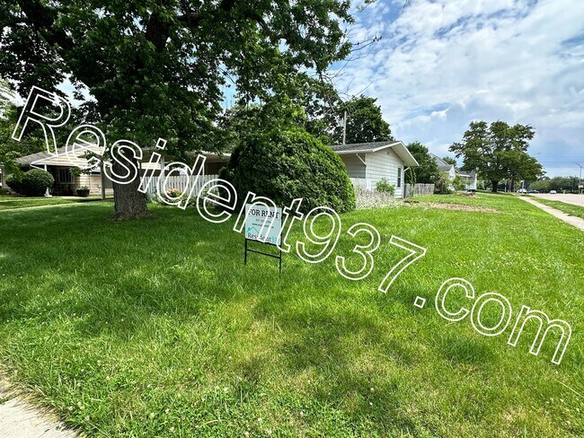 Building Photo - 2132 Colton Dr