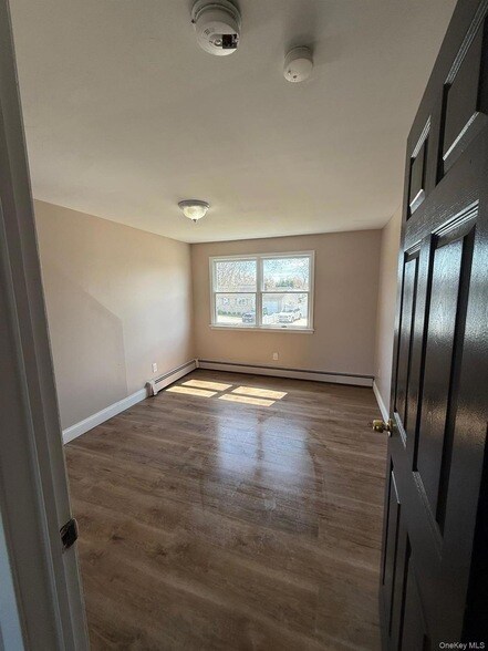 Building Photo - 23 Magro Dr