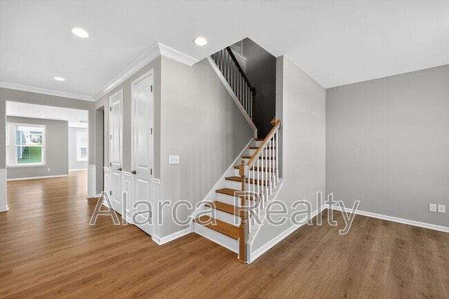 Building Photo - 256 W Waterlynn Rd