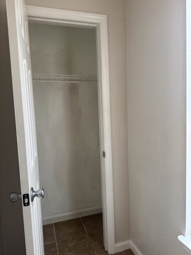 Building Photo - "Coastal Comfort Awaits: Charming 2-Bed, 2-Bath Townhouse on Catherine Street!"