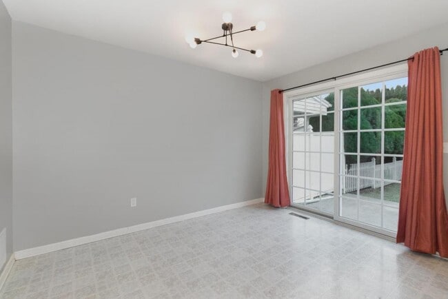 Building Photo - 57 Nottingham Dr