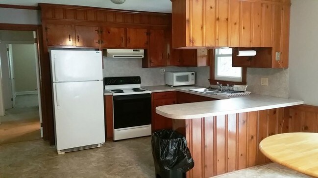 Building Photo - Available 9/1/2020 3BR/1.5BA Greenville NC