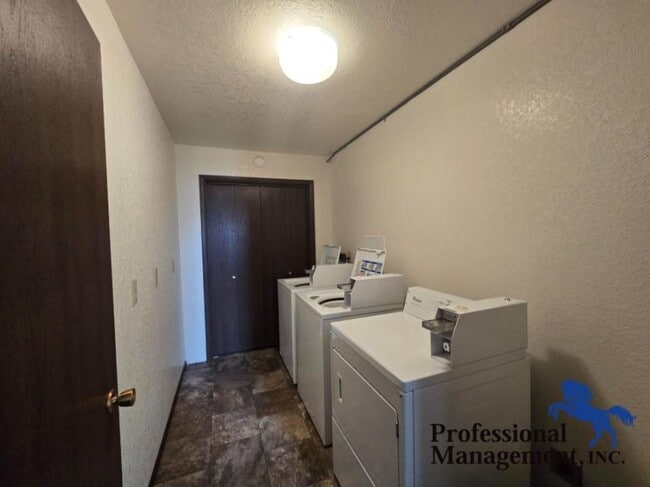 Building Photo - 2 bedroom in Billings MT 59105
