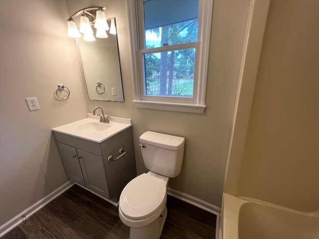Building Photo - Charming 3 Bed 2.5 Bath Home in Beaver Run