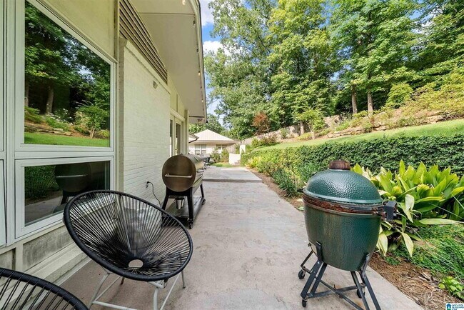Building Photo - Mountain Brook 5 Bedroom, 3 Bath with Finished Lower Level