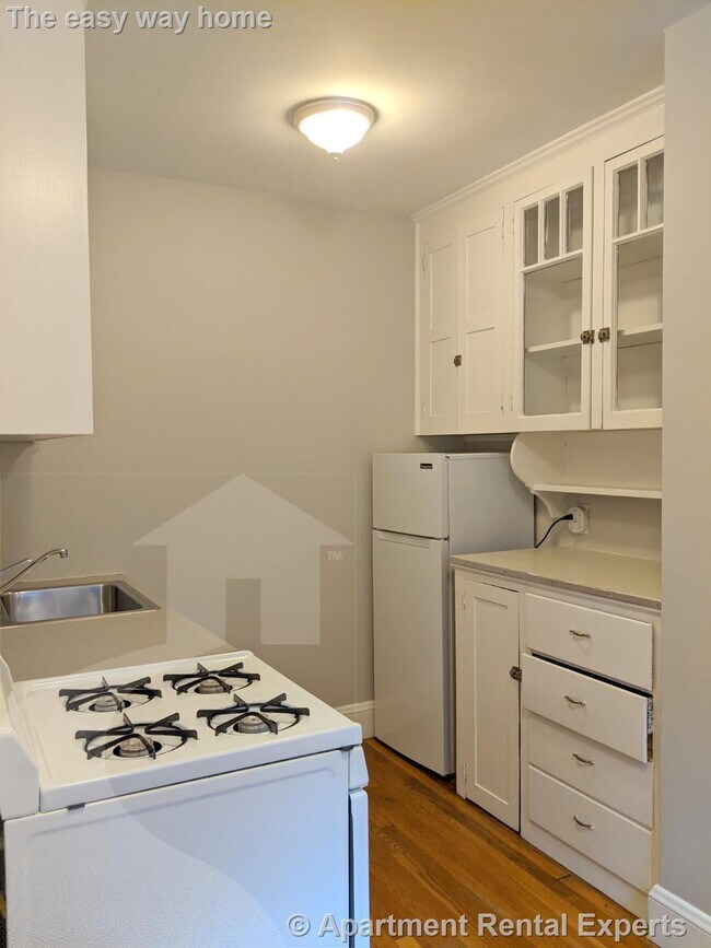 Building Photo - 119 College Ave