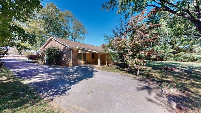 Building Photo - 8614 Burleson Ln