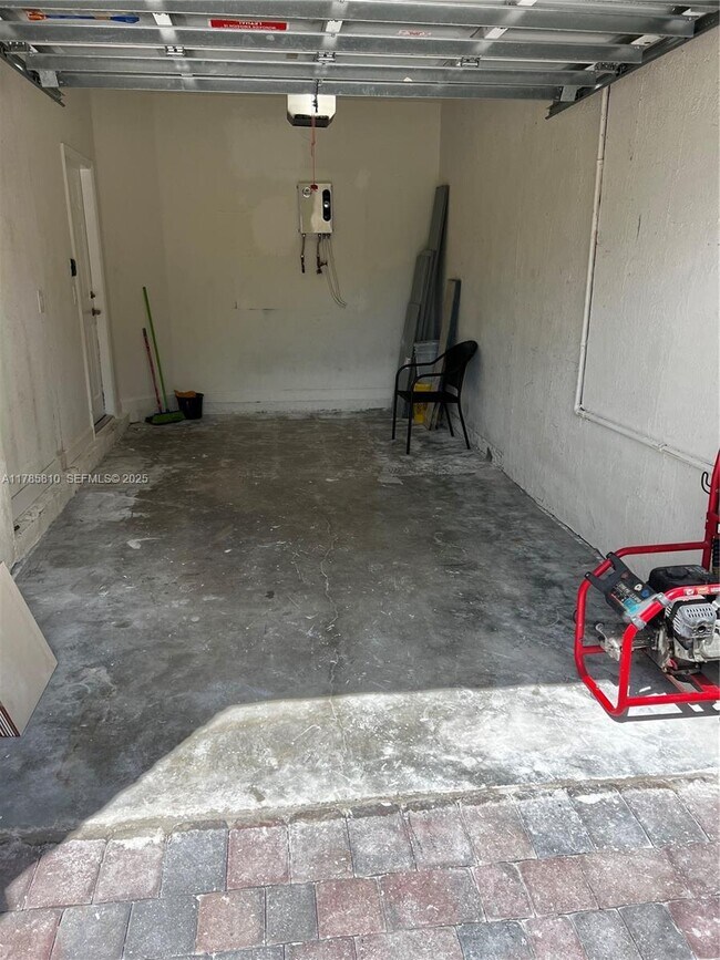 Building Photo - 152 SE 37th Ter