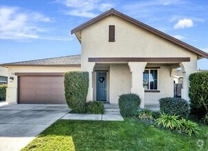 Building Photo - Gorgeous 3 Bedroom 2 Bath 2 Car Garage Sin...