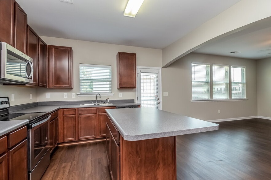 Building Photo - 793 Lobdale Falls Dr