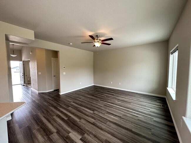 Building Photo - Stunning 3,000sqft home in Bradley Ranch!