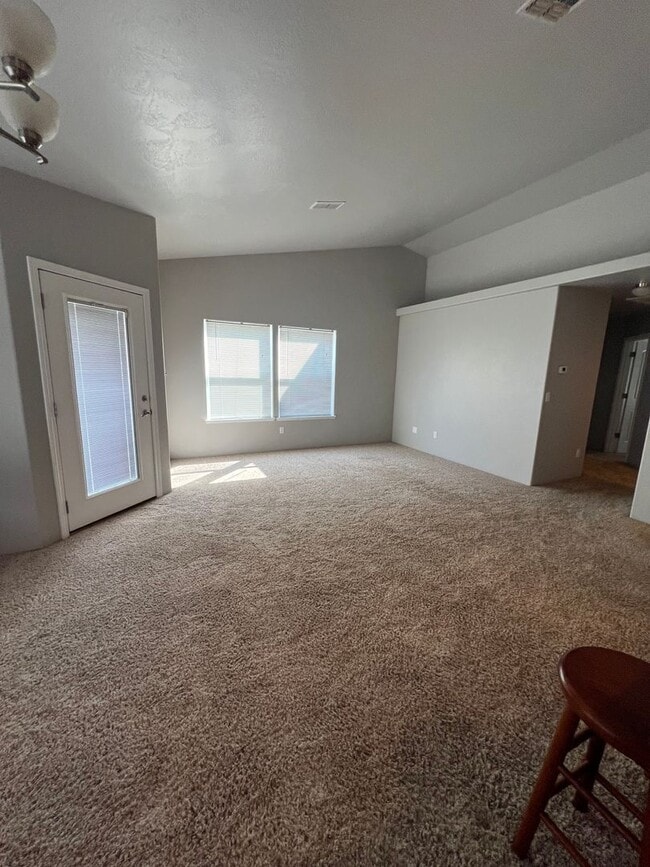 Building Photo - 2BD/2BATH - BEAUTIFUL NORTHWEST HOME W/2 C...