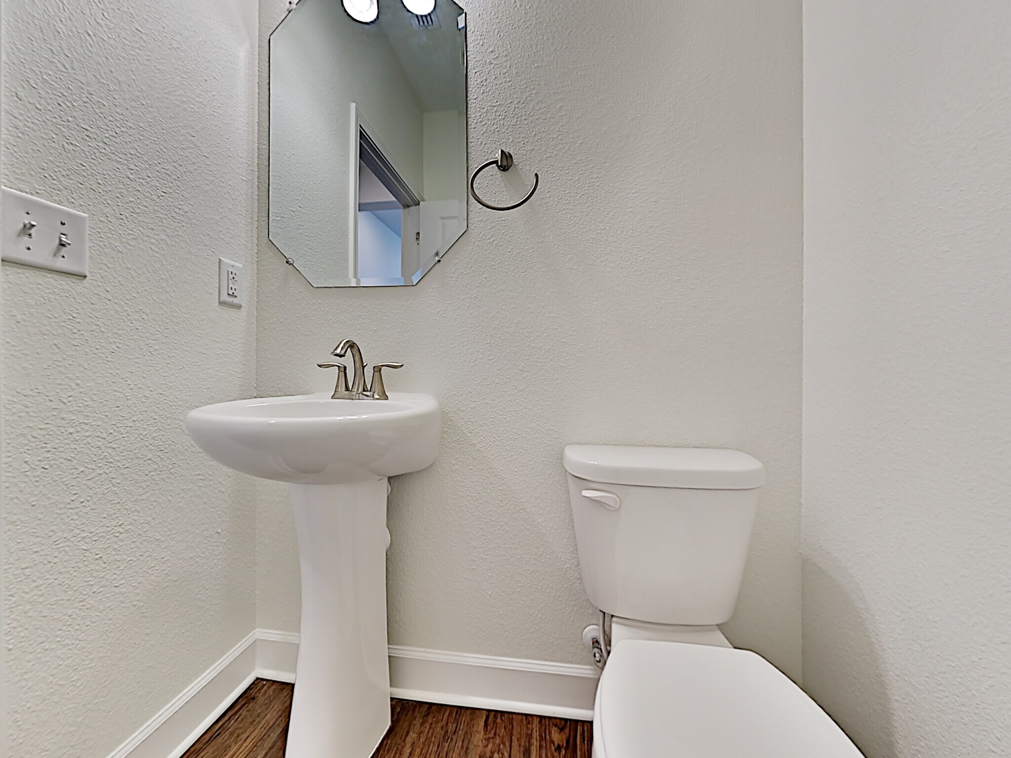 Building Photo - 61 Olivewood Pl