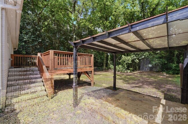Building Photo - 4239 Dinglewood Ave