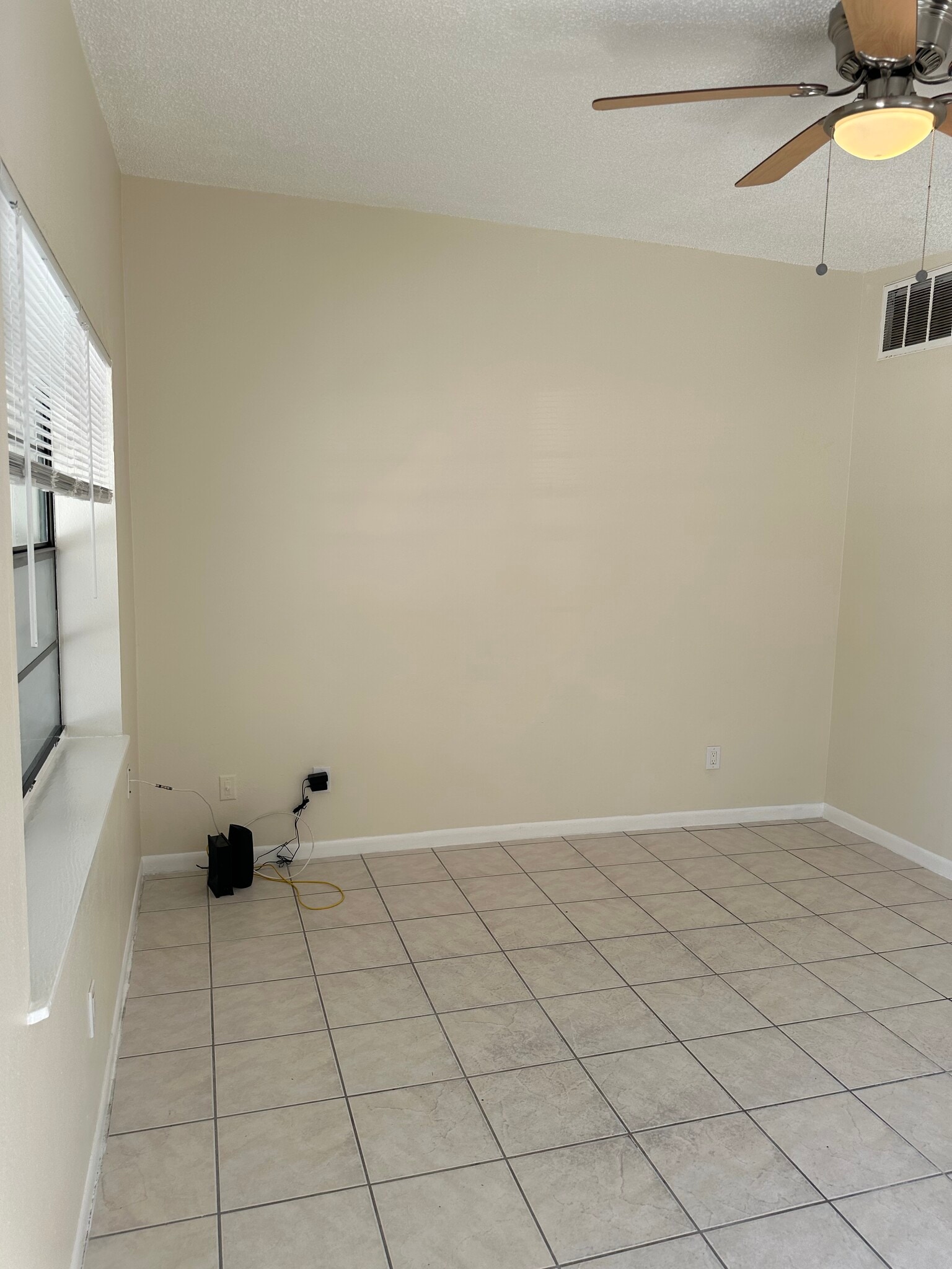 Living Room - 9243 A Overlook Dr.