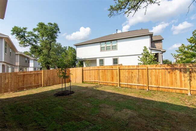 Building Photo - 100 Flat Creek Ct