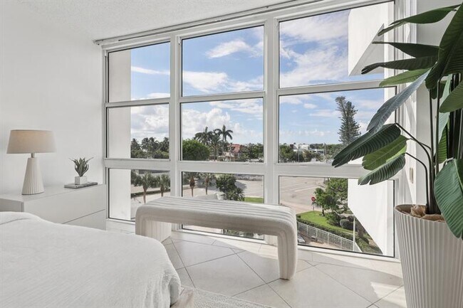 Building Photo - 2701 N Ocean Blvd