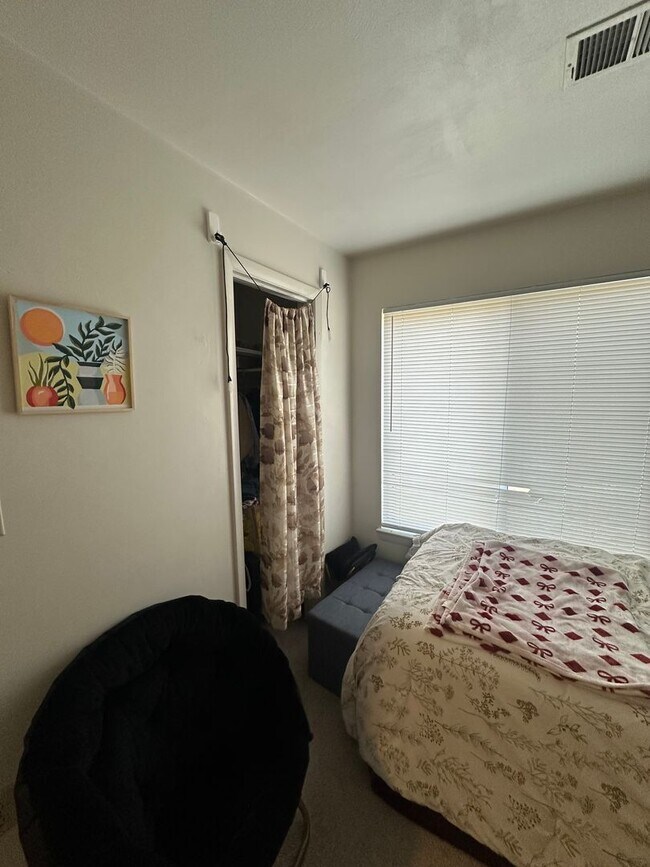 Building Photo - Available for the 2026-2027 lease term.