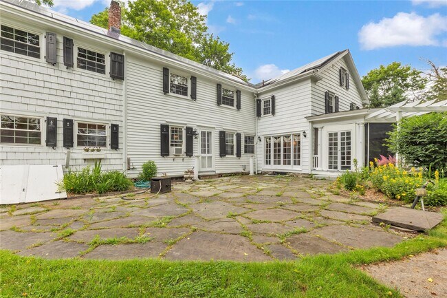 Building Photo - 115 Turk Hill Rd