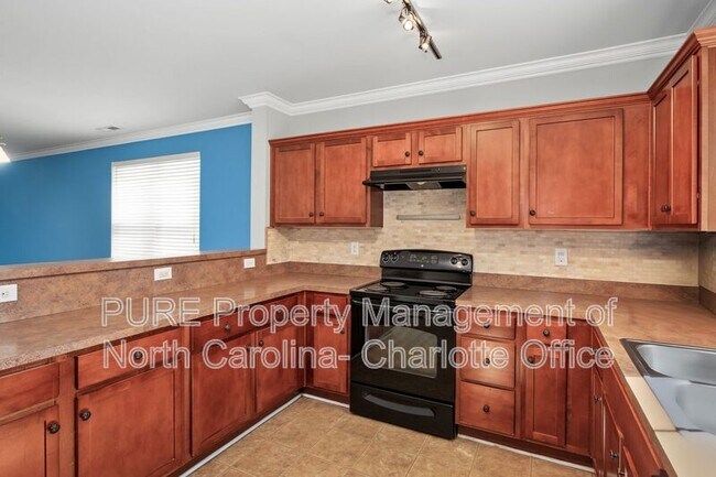 Building Photo - 15959 Rose Glenn Ln