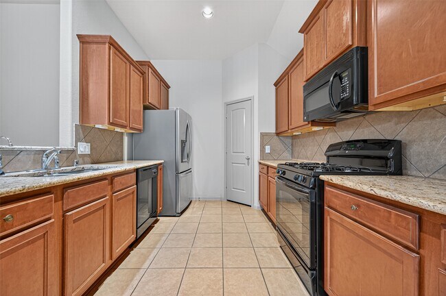 Building Photo - 510 Carson Ridge Dr