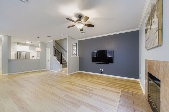 Building Photo - "Charming 3-Bed Townhouse Retreat with 151...