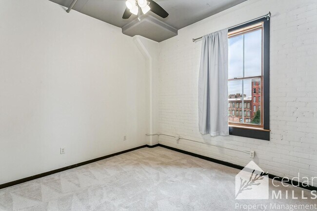 Building Photo - Lofts at St. Francis! 2 bed/2 bath for rent