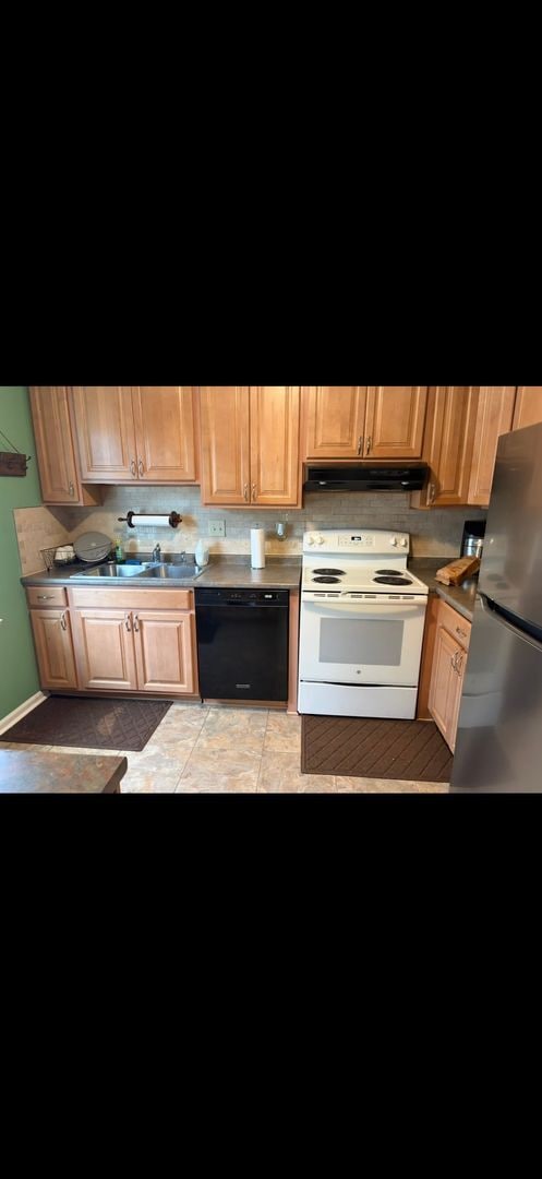 Building Photo - Spacious 4-Bed, 2.5-Bath Townhome in Blacksburg