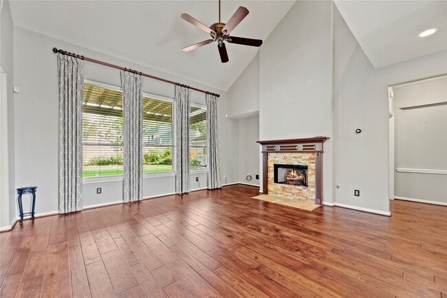 Building Photo - 15718 Sweetrose Pl