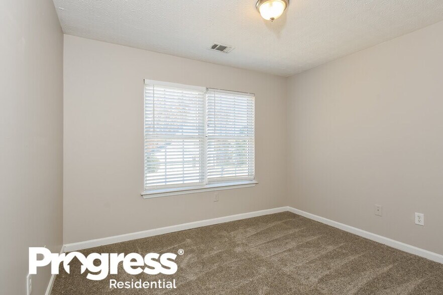 Building Photo - 145 S Barbara Ln