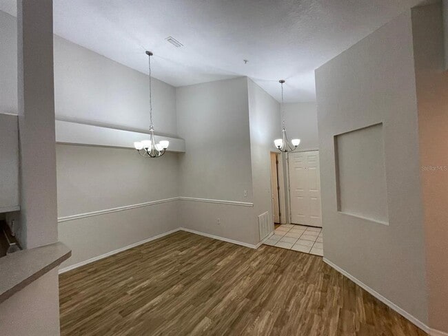 Building Photo - 3313 S Kirkman Rd