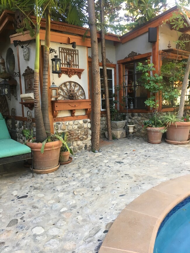 Building Photo - 6200 Ranchito Ave