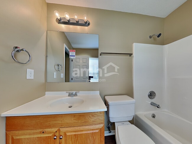 Building Photo - 6401 Sharps Ridge Ct