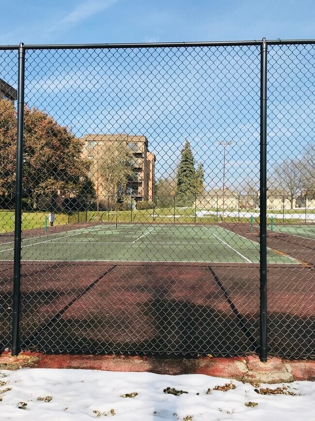 Building Photo - 430 Walnut Creek Ln