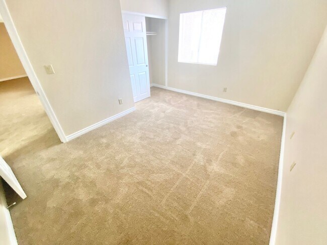 Building Photo - 5405 Indian River Dr