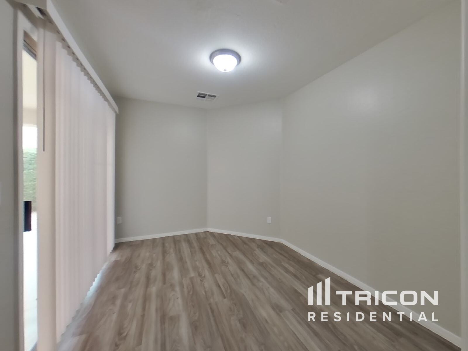Building Photo - 44181 W Lindgren Dr