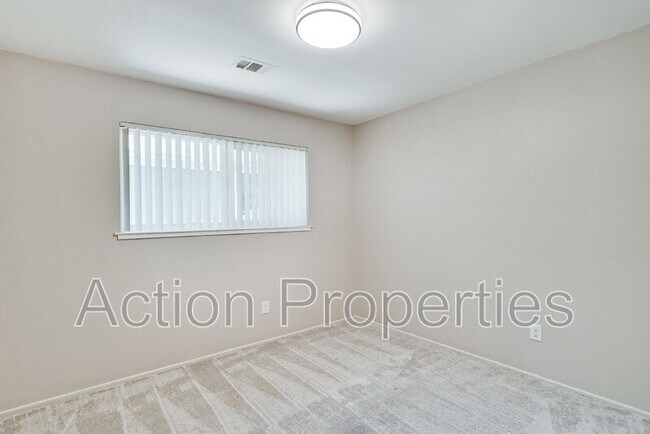 Building Photo - 1121 Garfield Ave