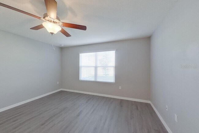 Building Photo - 8656 SW 44th Ct