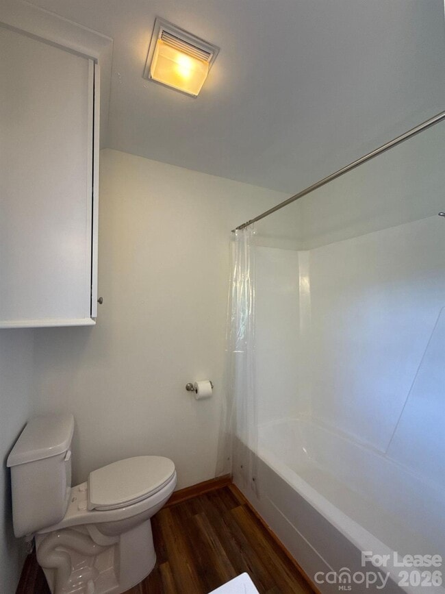 Building Photo - 110 Aqua Dr