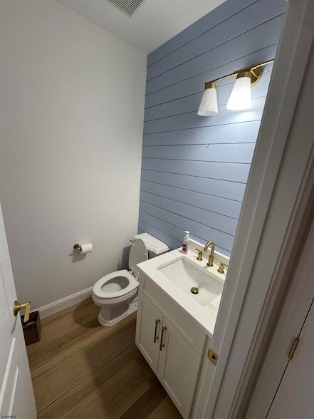 Building Photo - 213 N Jefferson Ave