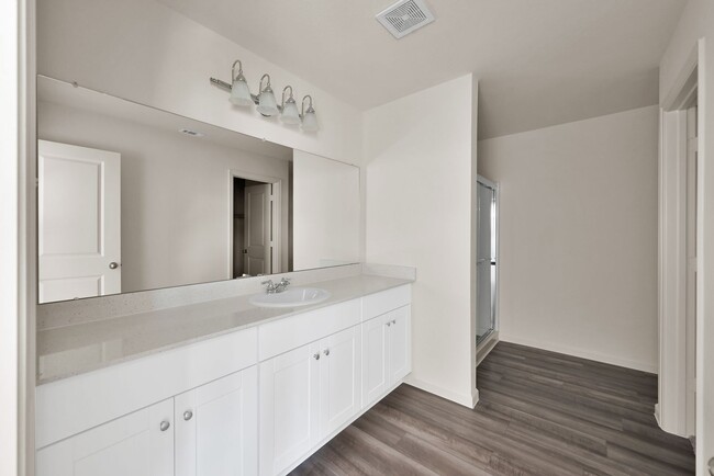 Building Photo - New Construction Townhome in Conroe