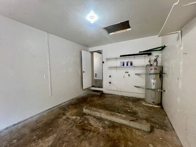 Building Photo - 8010 S Bicentennial Loop SE