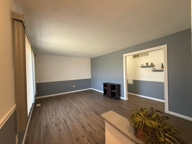 Building Photo - 4052 Burton St