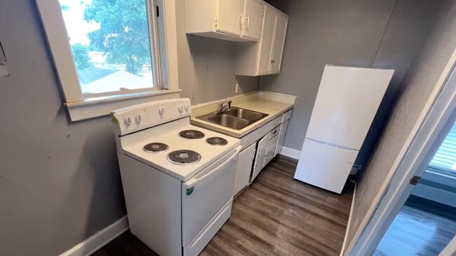 Building Photo - 401 W Marion St