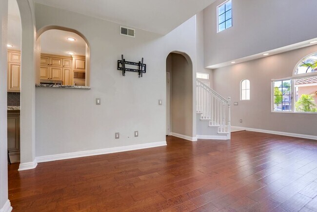 Building Photo - 3 Bedroom Home in Cul De Sac Available Now...