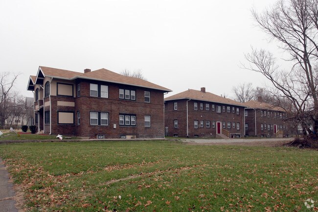 Building Photo - 1635 N Central Ave