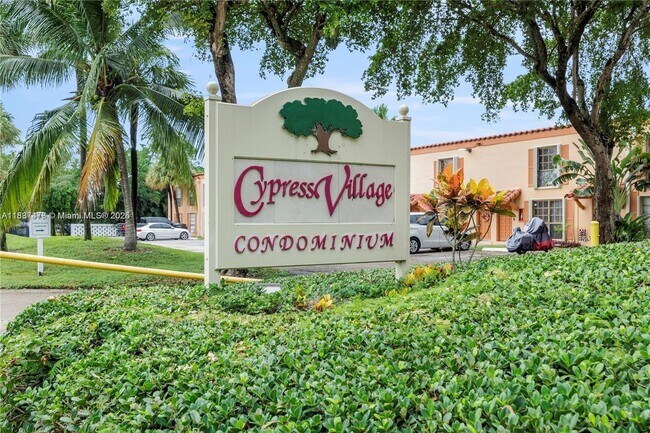 Building Photo - 7241 Miami Lakes Dr