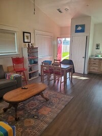 Building Photo - Fully Furnished cozy two-bedroom house