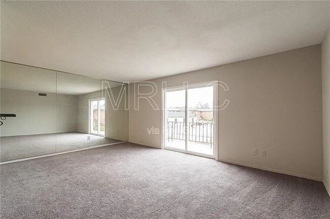 Building Photo - 4012 Ridglea Country Club Dr