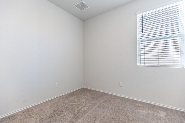 Building Photo - 5823 Hematite Rim